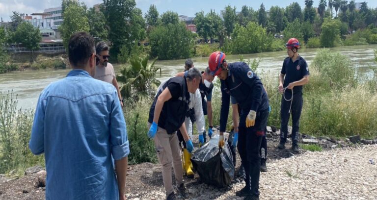 Antalya’da feci kaza: Evli çift hayatını kaybetti, 2 yaralı