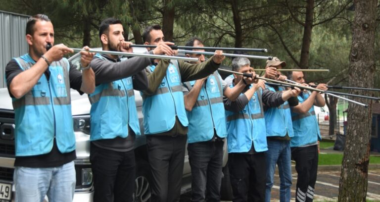 Tüf tüflü ‘kurban yakalama timi’ kaçan kurbanlıkları yakalamaya hazır