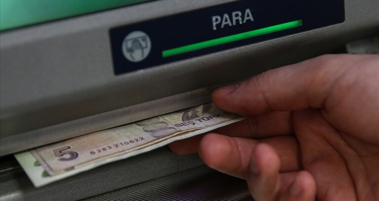 1 Temmuz’da market ve restoranlara makineler konulacak: Çöpünü atan parayı ATM’den çekecek