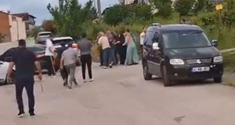 Aileler ortasındaki arbedede silahlar konuştu! Yaralılar var