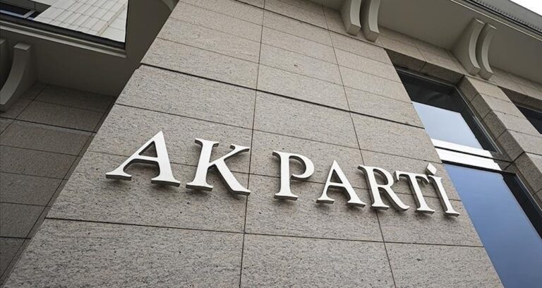 AKP’de il başkanı görevden alındı, yönetimde birinci ayrılık geldi