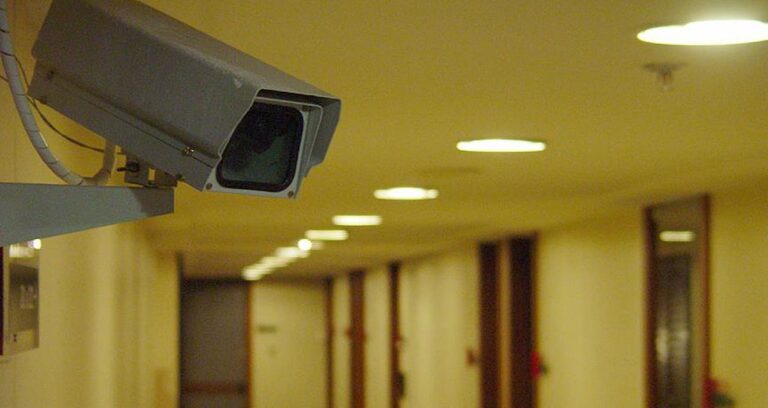 Apartman ve iş yerlerinde kamera kullananlar dikkat: Yüklü para cezası kapıda