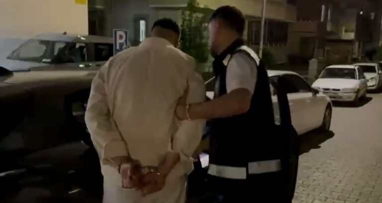 Bu da oldu! Telsizle fuhuş skandalı