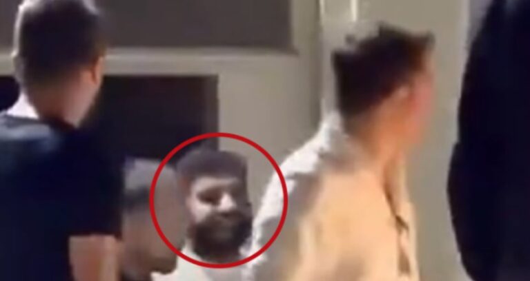 Gebe eşini öldüren cani alkışlarla uğurlandı! Çılgına çeviren tebessüm…