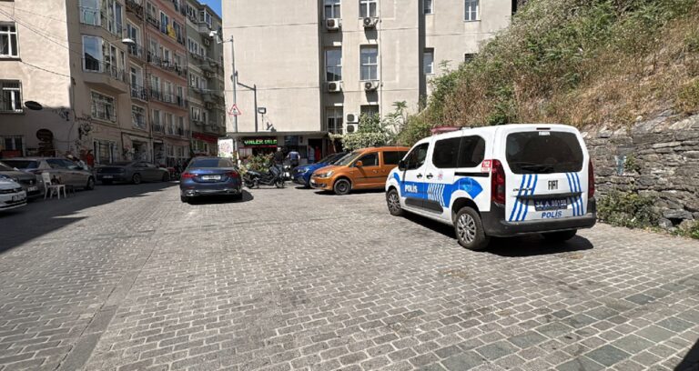Gerisinden yaklaşıp otopark çalışanını vurdu