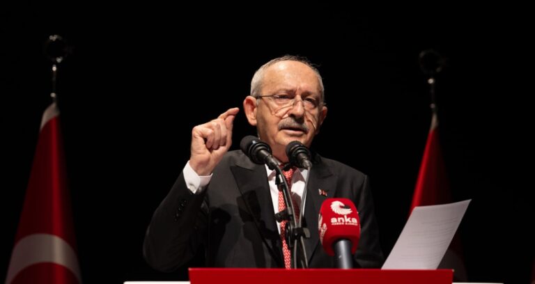 Kürsü ısrarı aksi tepti! Kılıçdaroğlu’nu korkutan ihtimal