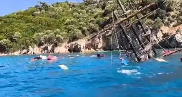 Marmaris’te çeşit teknesi battı