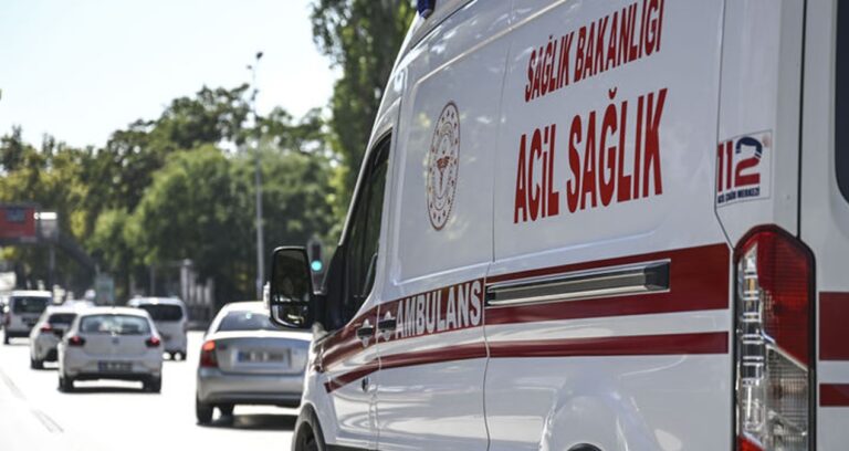 Motosikletli çift kazada can verdi