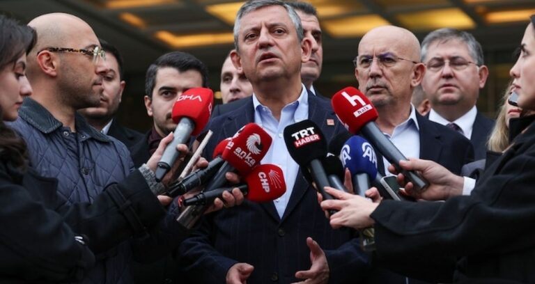 CHP’li vekilden ‘yeni parti’ tezlerine cevap: Özgür Özel ne karar alırsa uyarız