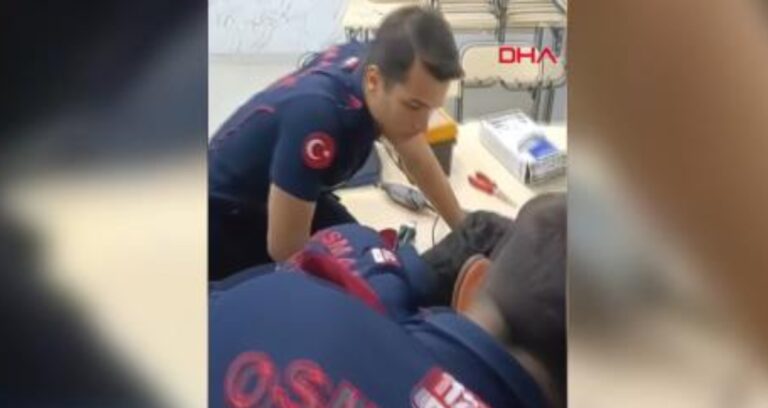Duş başlığına sıkışan minik Talha’nın imdadına itfaiye yetişti