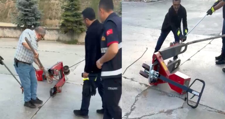Fabrikaya giren yılan ortalığı karıştırdı