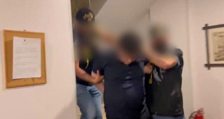 Kırmızı Bültenle aranan uyuşturucu kaçakçısı Mersin’de yakalandı