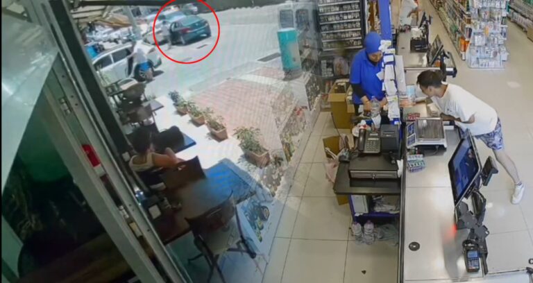 Marketten hırsızlık yaptı, içinde çocuk olan aracı gasp edip kaçtı!