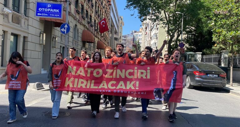 NATO Tepesi’ni protesto eden 40 bireye gözaltı