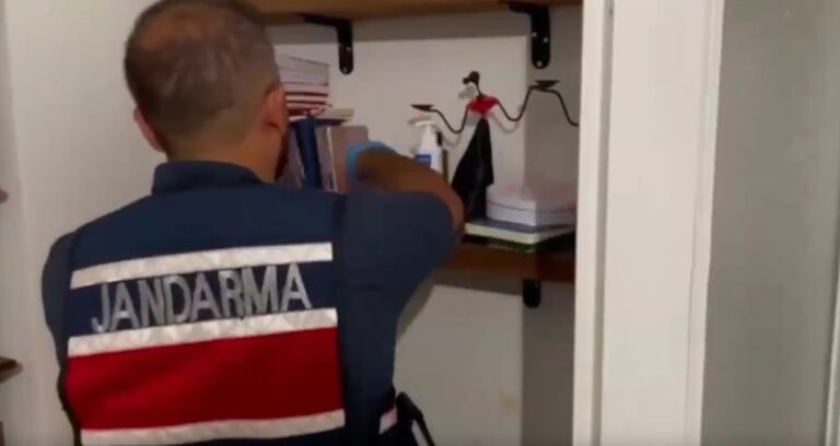 Adana’da jandarmadan zehir tacirlerine darbe