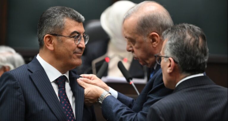Bir CHP’li belediye daha mı AKP’ye geçiyor?