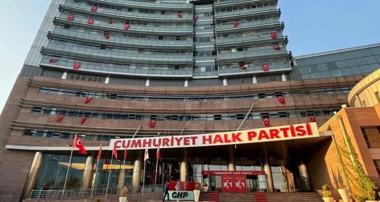 Bir tutuklu belediye başkanı daha CHP’den istifa etti