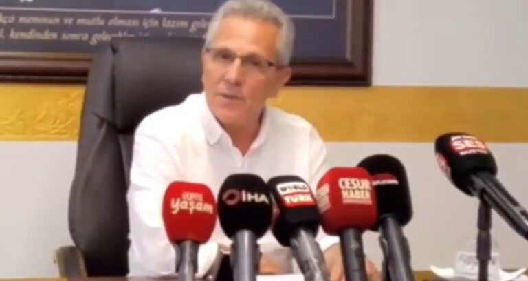 CHP’de sular durulmuyor: Bir belediye başkanı daha istifa etti