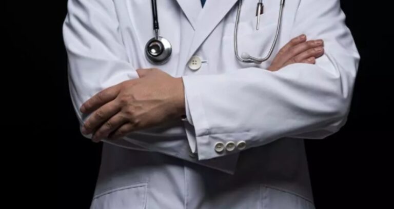 Parasız doktora gidemiyorduk parasız doktor olamıyoruz