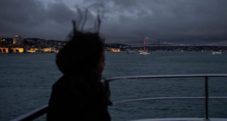 İstanbul’da hava birden değişecek! Sıcaktan bunalırken soğuktan üşümeye hazır olun