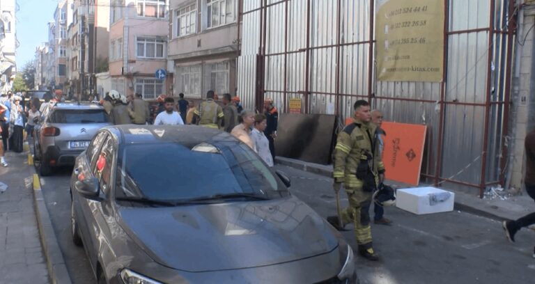 İstanbul’da panik anları: Yıkım yapılan bina çöktü