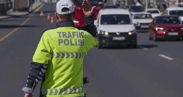 İstanbullular trafiğe çıkarken dikkat! Bu yollar kapatıldı