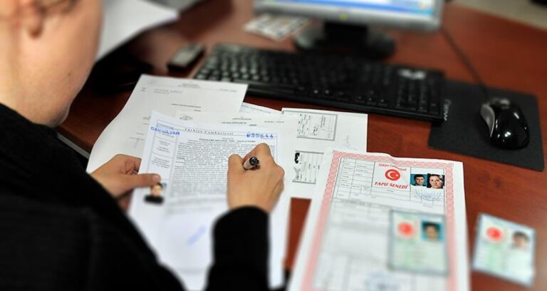 Tapudaki büyük oyun açığa çıktı: Bakmadan imzayı atan anında dolandırılıyor