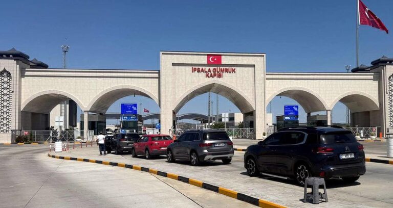 Yunanistan’a açılan hudut kapılarında giriş ve çıkışlar durmuştu… Bakanlıktan açıklama geldi