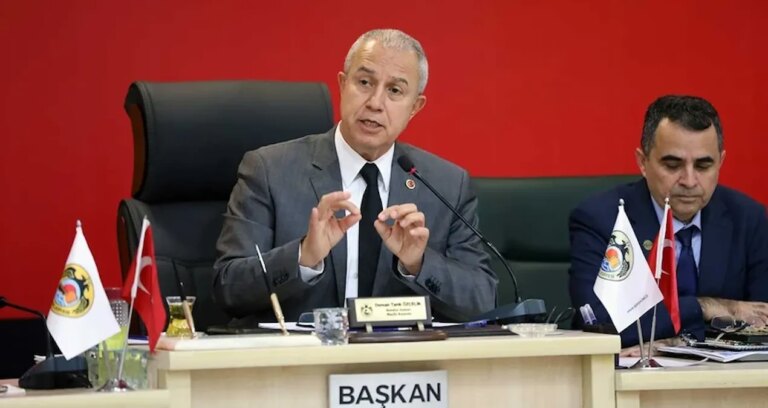 Alanya Belediye Başkanı Osman Tarık Özçelik CHP’den istifa etti