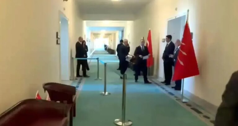 CHP-YENİ Parti tansiyonu Meclis koridoruna taştı!