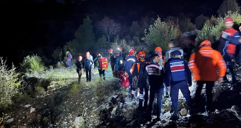 Eğitim için Isparta’ya gelen istekli takımı kayboldu: 1 meyyit, 13 kayıp