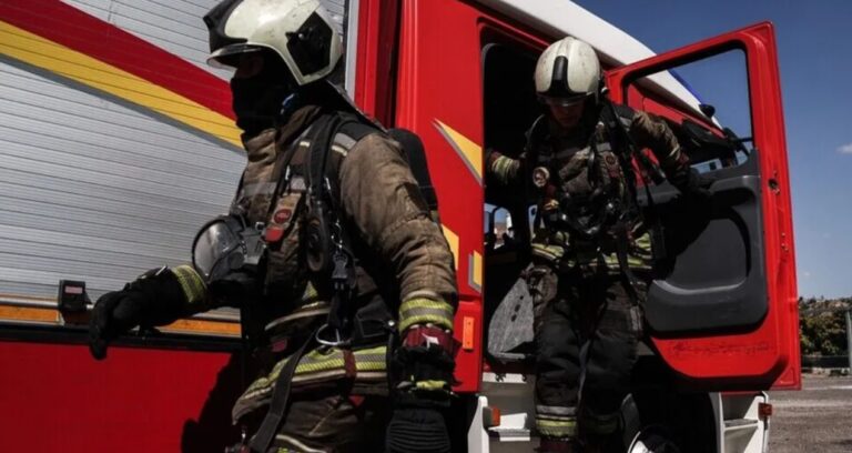Mersin’de sanayi tesisinde yangın: Takımlar müdahale ediyor