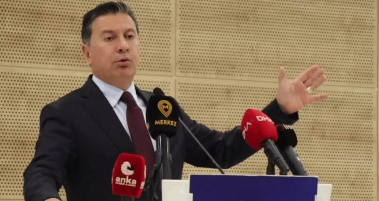 Muğla Büyükşehir Belediye Başkanı Ahmet Aras AKP’ye katılacağı savlarına son noktayı koydu