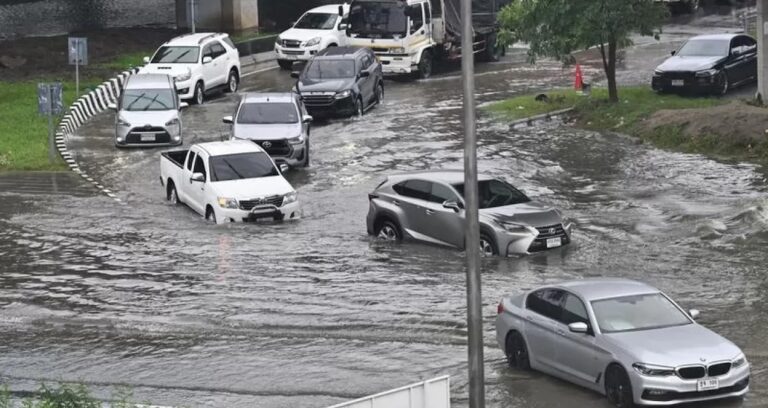 İstanbul trafiğinde yağmur felci: Yoğunluk yüzde 89’a fırladı!