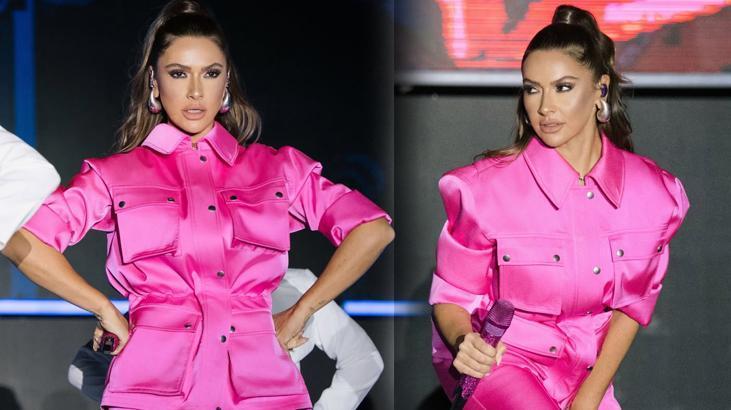 Türkmenistan’da Hadise rüzgarı! Pembe kombiniyle dikkat çekti
