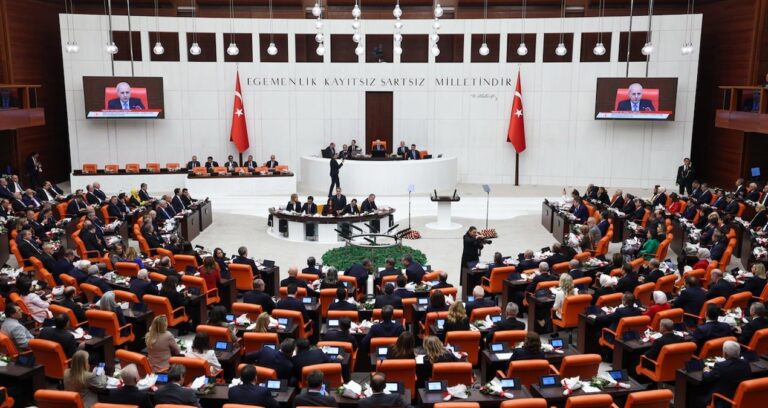 Toplantı kâfi sayısı sağlanamadı, Meclis kapandı