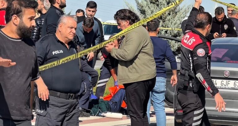 Uzaklaştırma kararına karşın eşini 8 bıçak darbesiyle öldürdü: İkisi de hayatını kaybetti