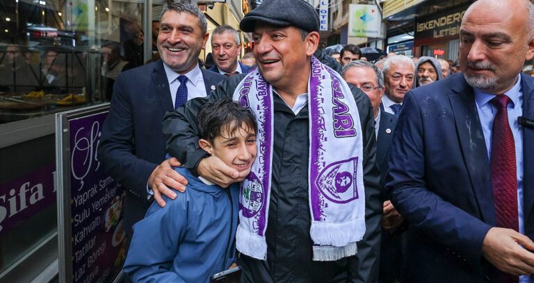 ‘Vurgunun listesi Erdoğan’ın önünde’