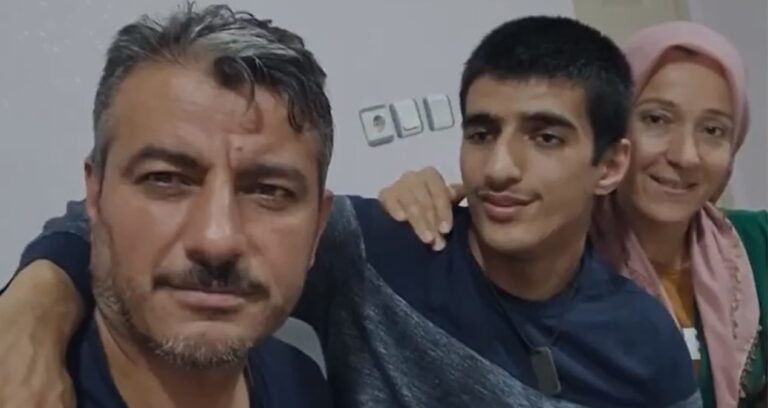 Yardım istediği kurumda çalışıyor: Yüzde 99 engelli oğlu için aylık alamıyor